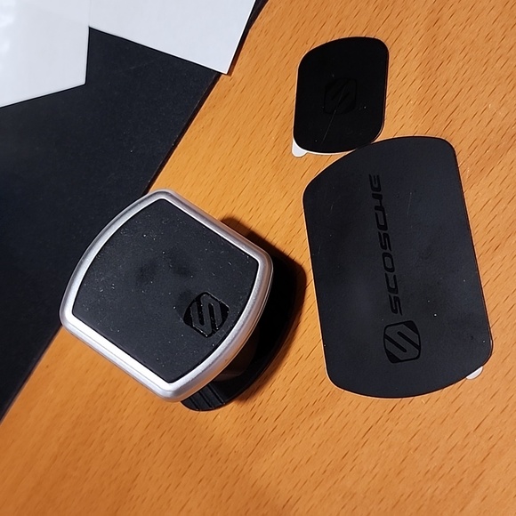 Magic Mount Magnetic Cellphone Holder - Picture 2 of 5